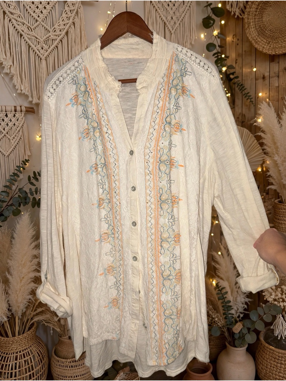 Anthropologie Women's Boho Embroidered Cream Button-Up Shirt size XL